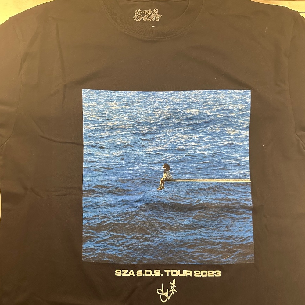 SZA 2023 SOS Concert T-Shirt NWOT